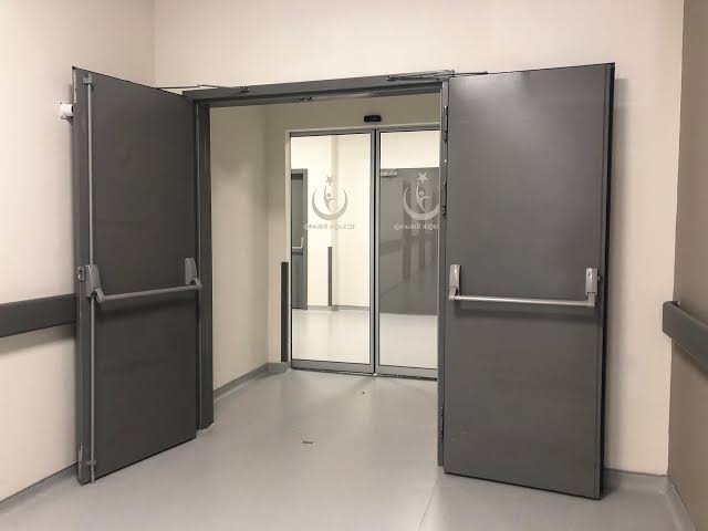 Paslanmaz Krom Yangın Kapısı